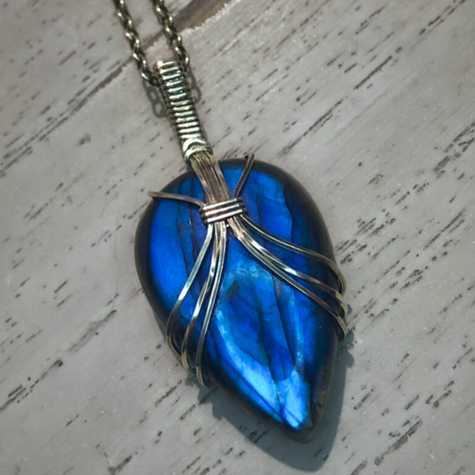 AAA Electric Blue Labradorite Pendant Necklace